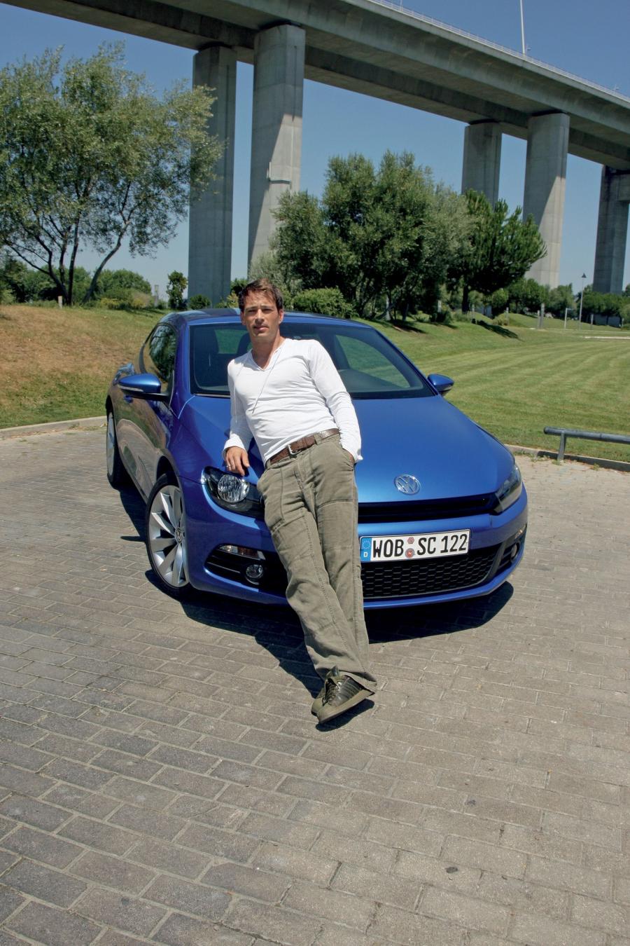  Volkswagen Scirocco 2008 года  (фото 27 из 143)